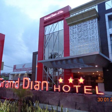 Grand Dian Hotel Slawi Tegal  Exteriör bild
