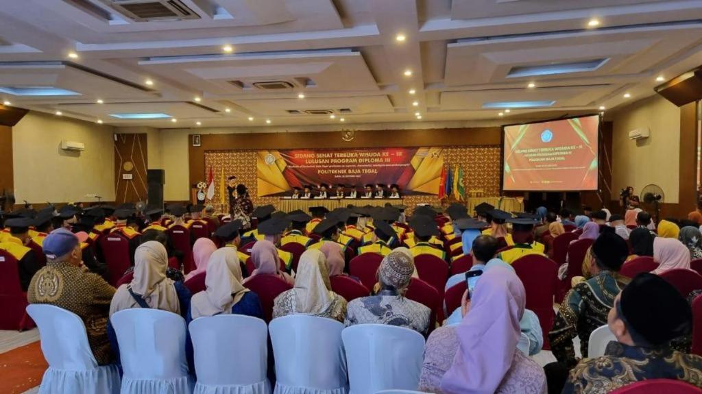 Grand Dian Hotel Slawi Tegal  Exteriör bild