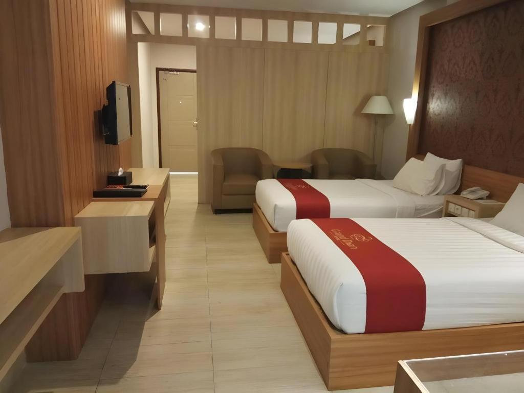 Grand Dian Hotel Slawi Tegal  Exteriör bild
