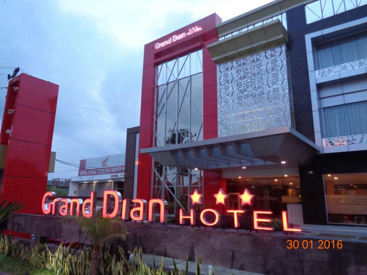 Grand Dian Hotel Slawi Tegal  Exteriör bild